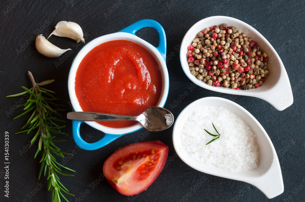 Tomato sauce (ketchup) Tomato sauce (ketchup)