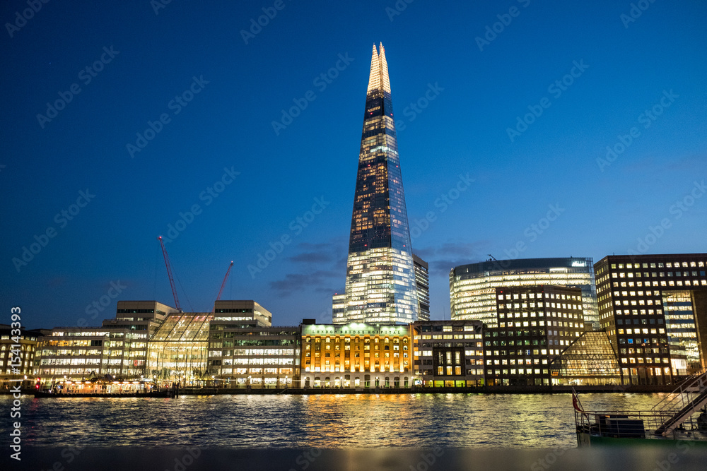 Fototapeta premium Skyline of City of London z Shard