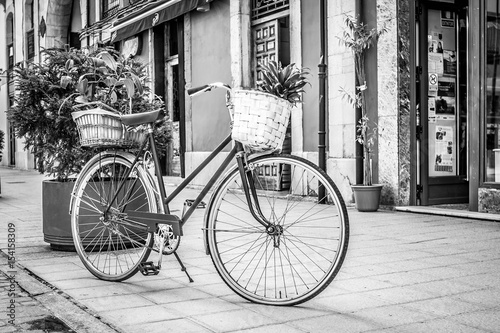 Bicycle in black and whiteBicycle in black and white with baskets