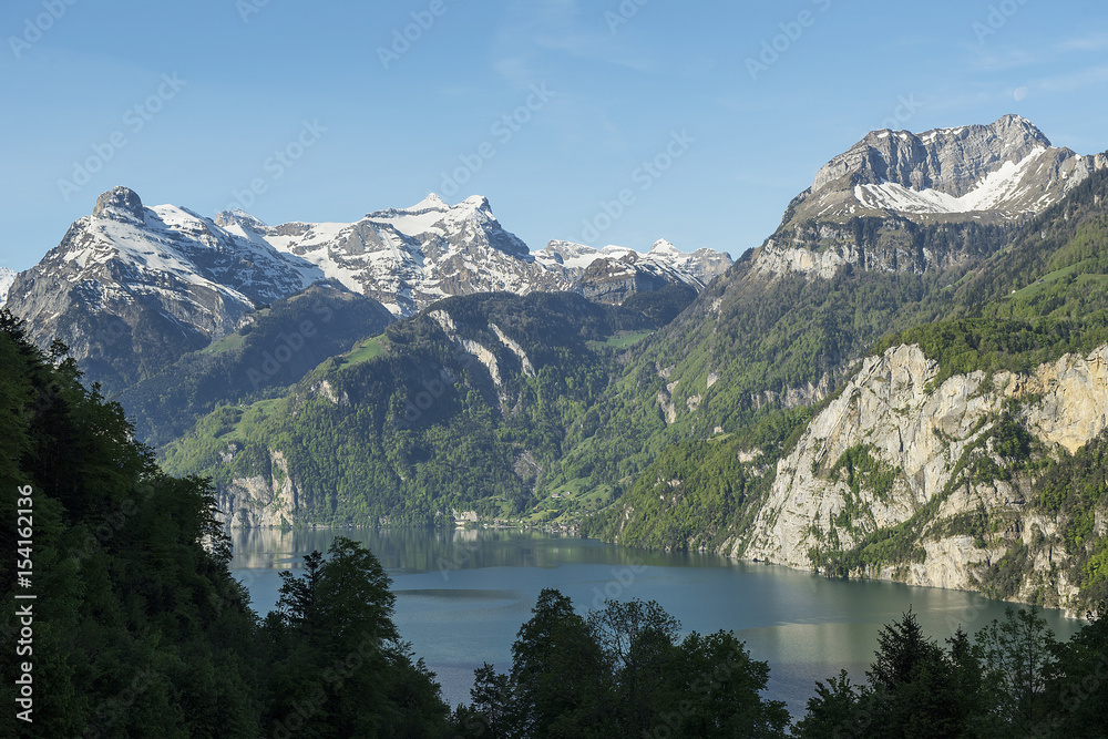 Berge am Vierwaldstättersee im Kanton Uri, Schweiz
