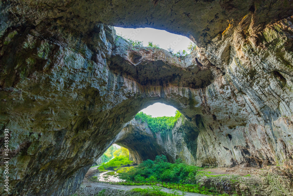 プロホドナ洞窟