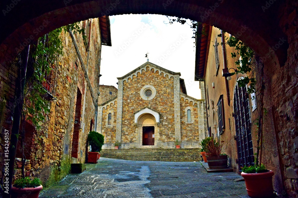 Fototapeta premium borgo medievale di Castellina in Chianti in Siena, Toscana, Italia