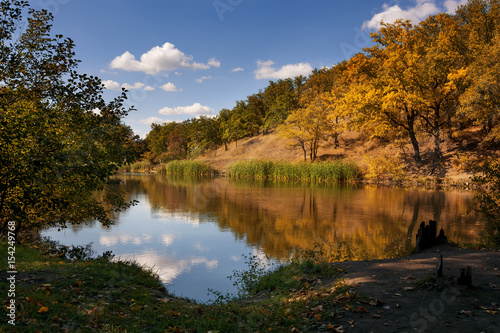 Fototapeta Naklejka Na Ścianę i Meble -  Lake of the woods and autumn landscape