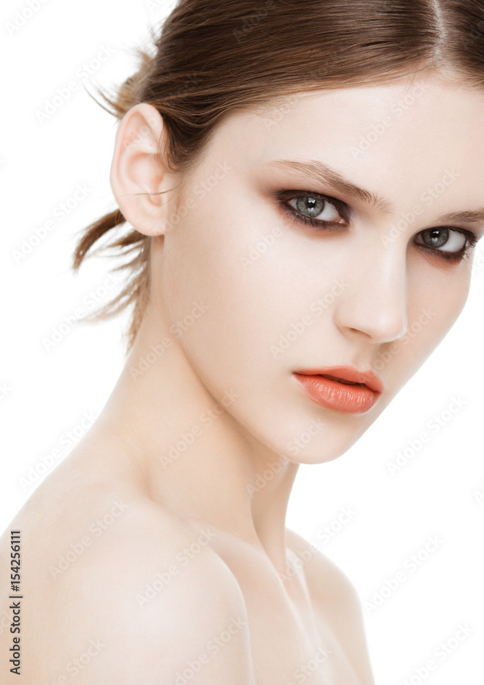 Obraz premium Beauty fashion model with smokey eyes makeup