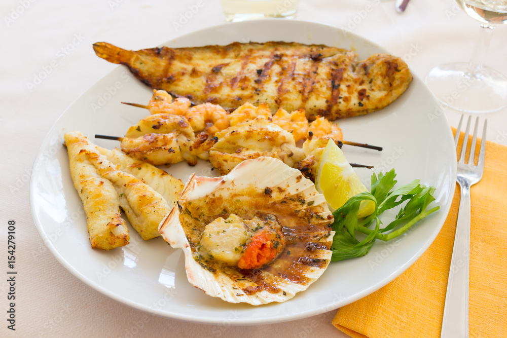 Plate of mixed fish Plate of mixed fish