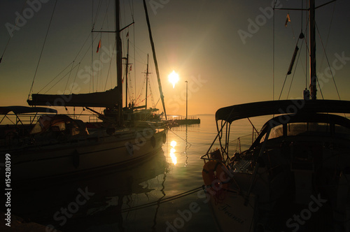 Fototapeta Naklejka Na Ścianę i Meble -  Sunset im Yachthafen