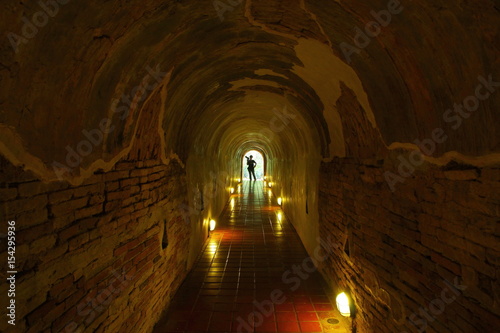 Tunnel, Wat U-Mong a tunnel under the pagoda 700 years, with the novelty that can not be seen from outside the temple. Tunnel connecting the tunnel, located in Chiang Mai. Of Thailand.