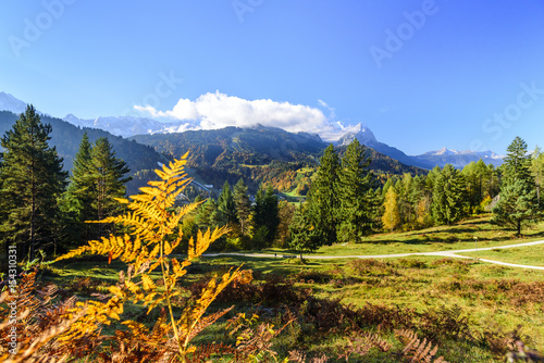 schöner Herbstmorgen bei Garmisch-Partenkirchen