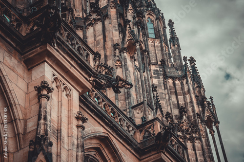 Готические химеры. Живописная архитектура собора Святого Вита, Прага