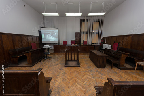 Fotografie sala sądowa