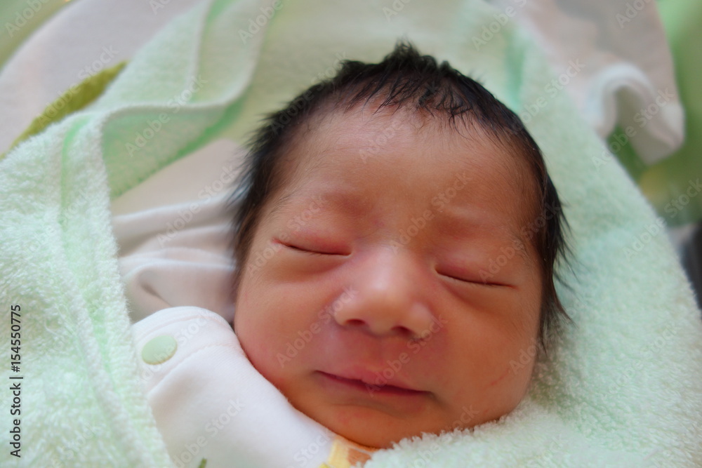 眠る赤ちゃん 産科入院中 生後１日目 Stock Photo Adobe Stock