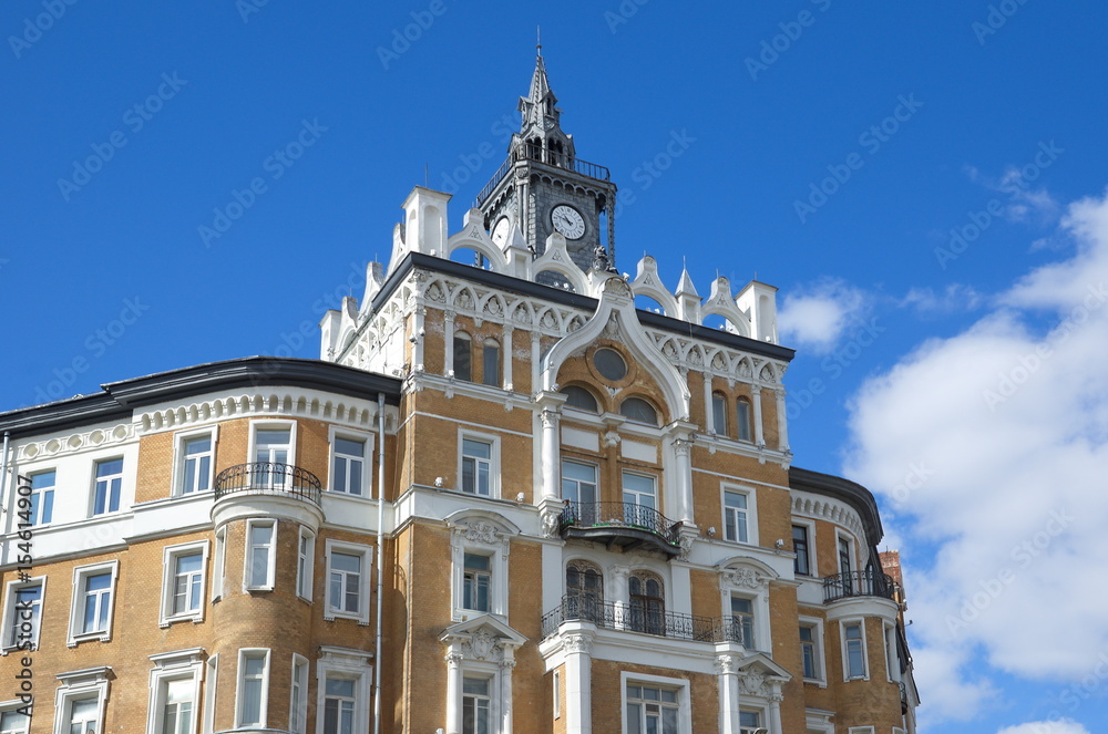 Russia, Moscow, Sretensky Boulevard, 6/1. A former apartment house of an insurance society 