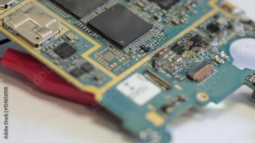 Oxidation and corrosion of a microcircuit in the event of water ingress