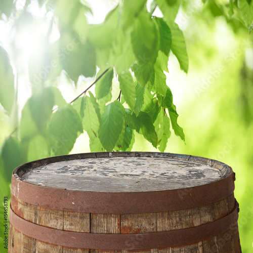 Barrel top background © Piotr Krzeslak