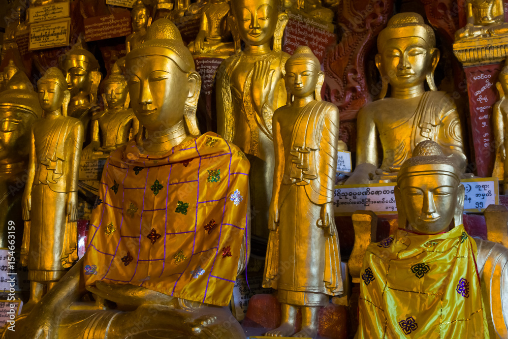 Buddha images inside the complex of Pindaya caves