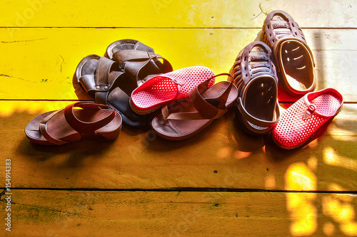 Wallpaper Mural shoes Torontodigital.ca
