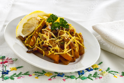 carote trifolate aromatizzate al limone photo