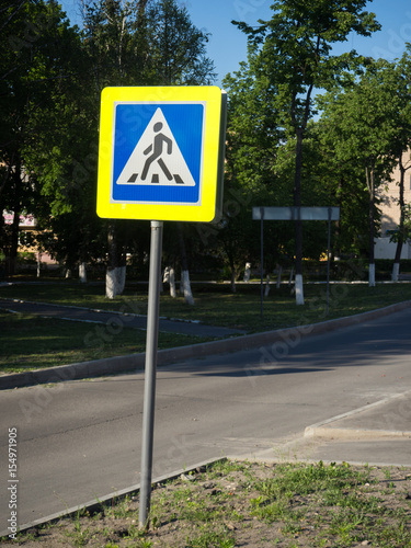 sign pedestrian crossing