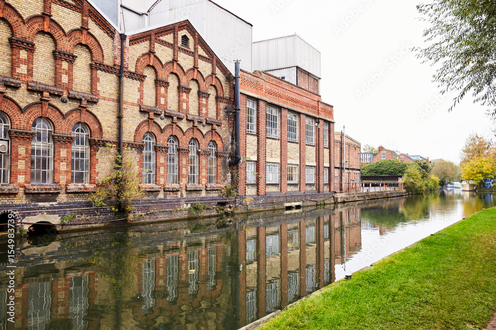 Fototapeta premium OXFORD/ UK- OCTOBER 26 2016: Exterior Of Osney Power Staion, Botley