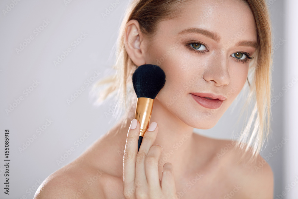 Beauty Face. Portrait Woman With Natural Makeup Applying Powder