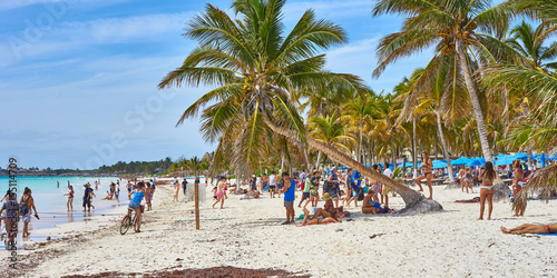 Fototapeta Naklejka Na Ścianę i Meble -  Caribbean coast of Riviera Maya / Tourists at so called 