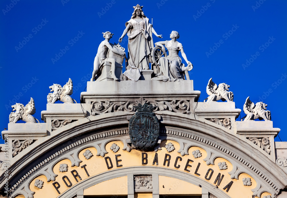 Obraz premium Port Authority Building Statues Barcelona Spain