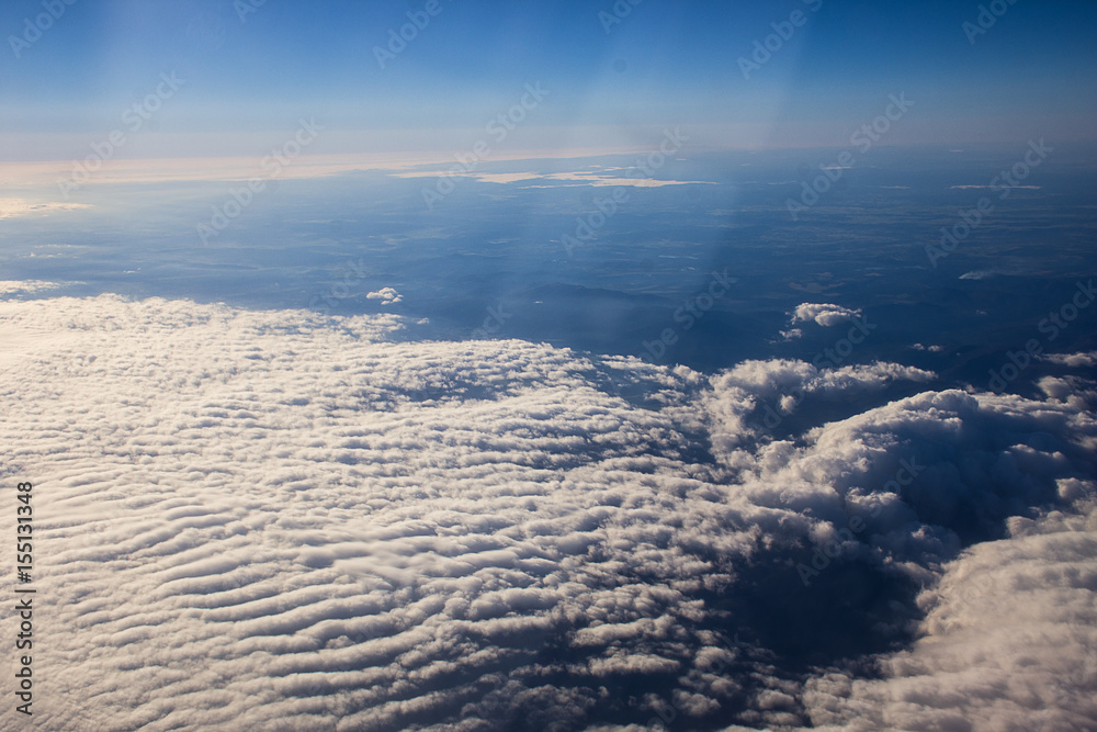 vista aerea mar de nubes