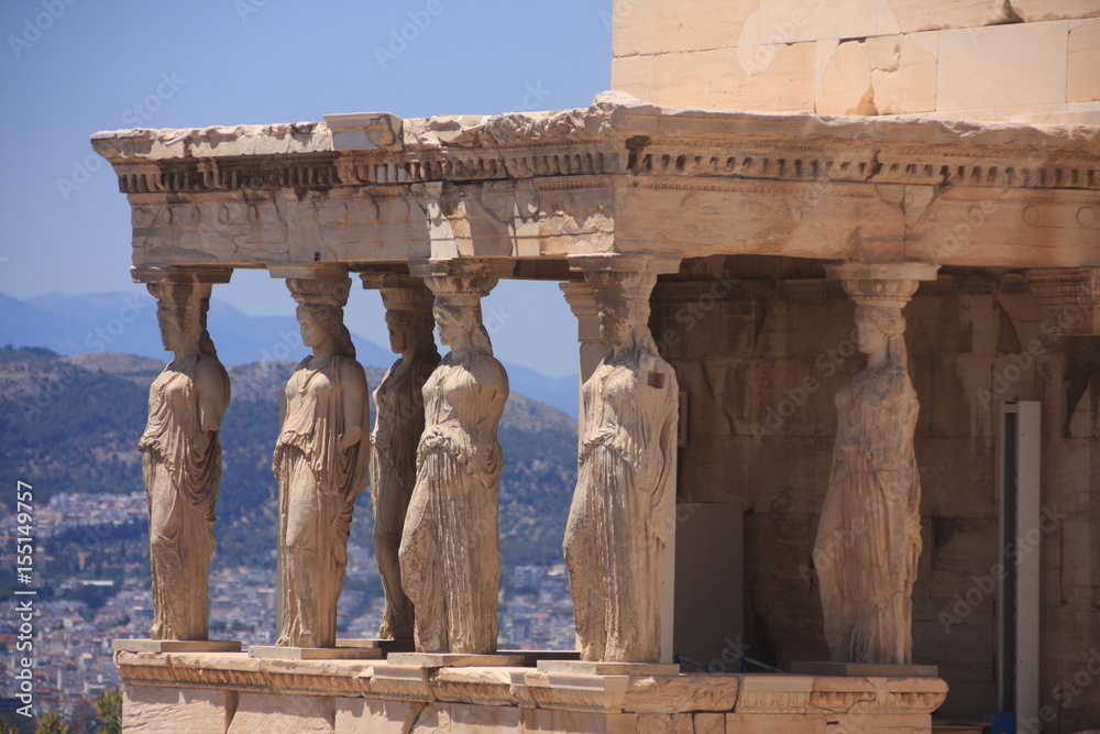 Les caryatides sur l'Erechtieion