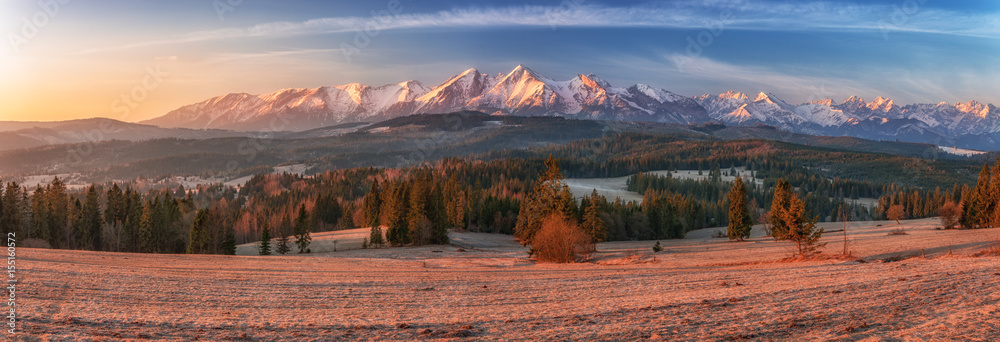 Morning panorama of Tatra Mountains in early spring, Poland - obrazy, fototapety, plakaty 