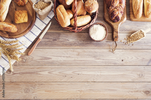 Tela Freshly baked bread on wooden table