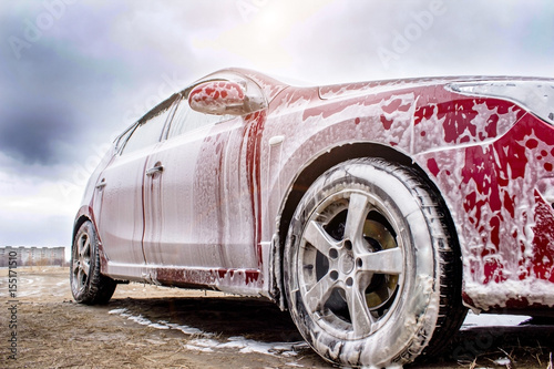 Obraz na płótnie red car in foam w salonie