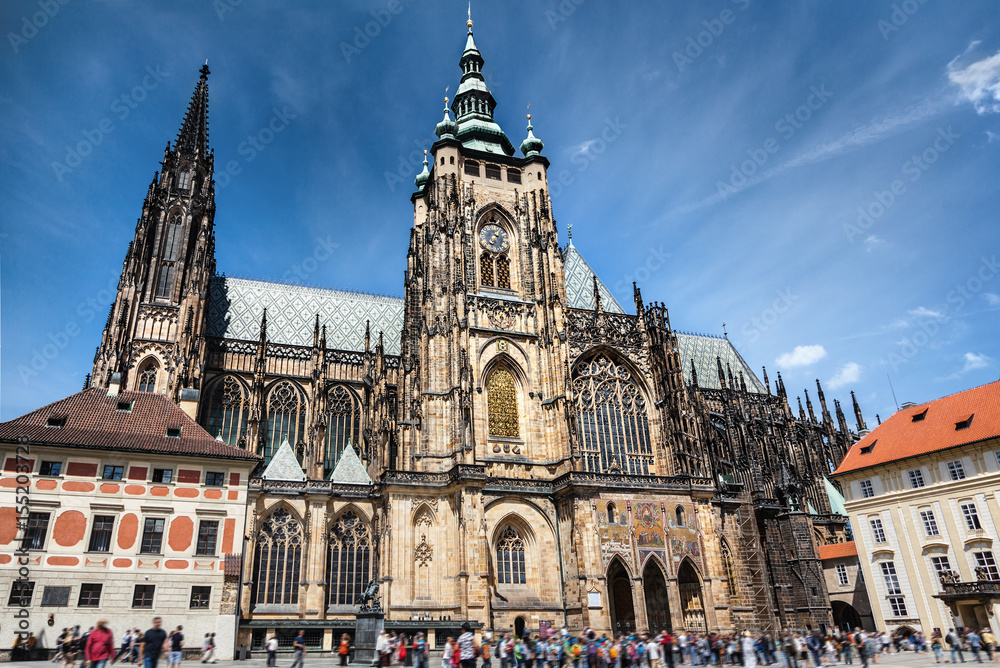 Obraz premium View to the St. Vitus cathedral, Prague