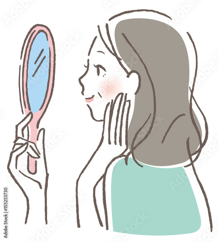 微笑む女性　中年