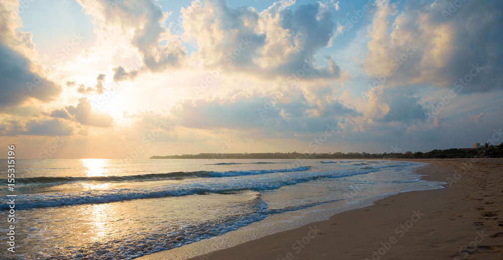 Obraz premium Sunset over sea