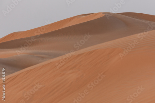 unberührte Sanddünen im Oman © cbasting