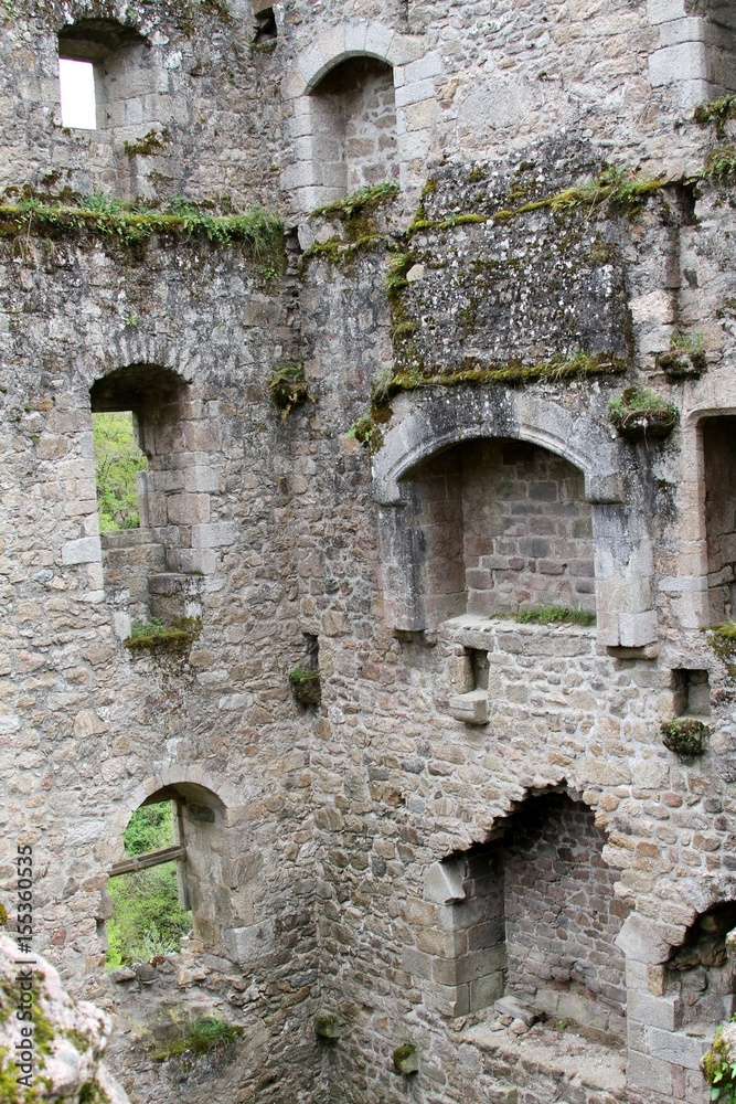les tours de Merle,citadelle du moyen-âge en Corrèze