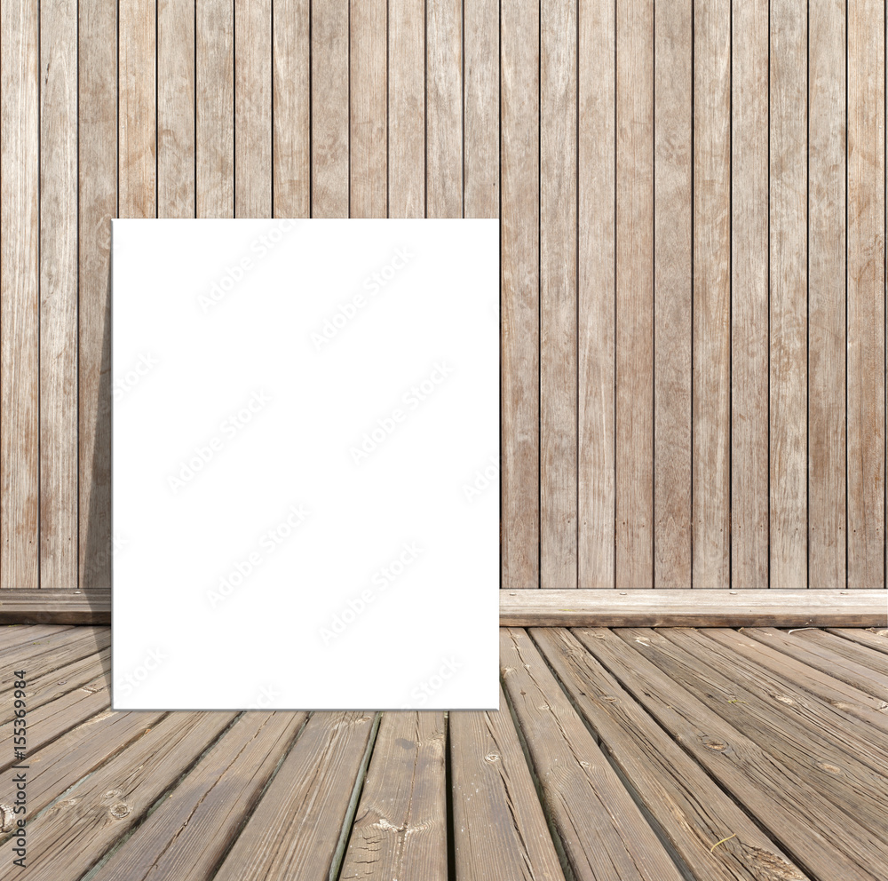  toile vierge posée sur terrasse avec lambris bois 