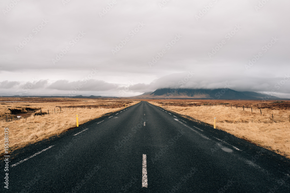 Fototapeta premium Mountain roads in Iceland