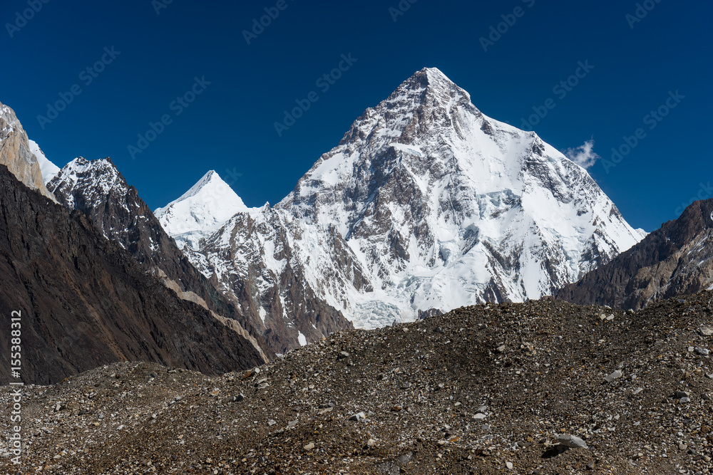 Obraz premium Szczyt górski K2, drugi najwyższy szczyt świata, trekking K2, Skardu, Pakistan