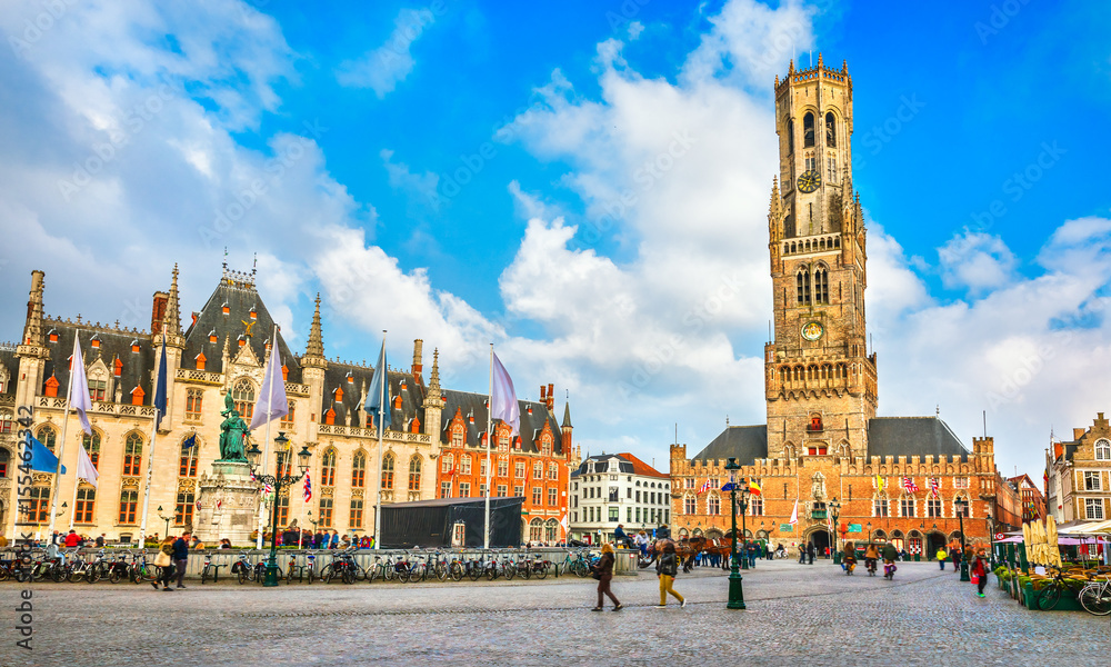 Obraz premium Market Square (Markt) Władze prowincjonalne w Brugii w Belgii.