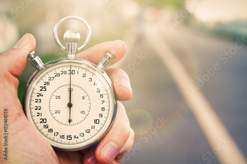 Fotografía Old vintage chronometer in young man hand ready to start