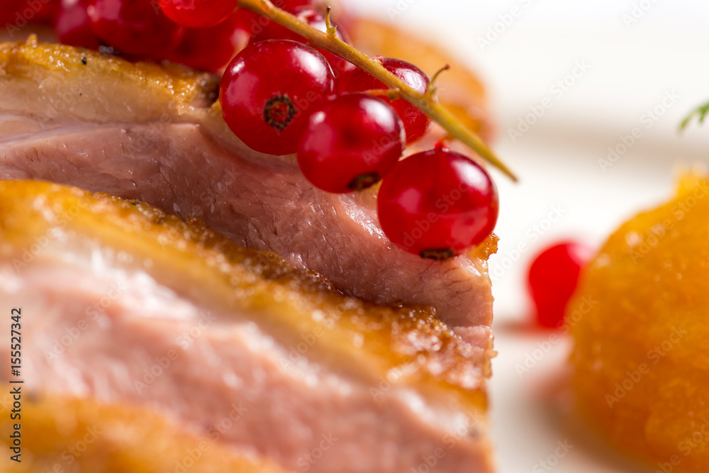 Duck Breast with Orange Sauce and Red Currants Duck Breast with Orange Sauce and Red Currants