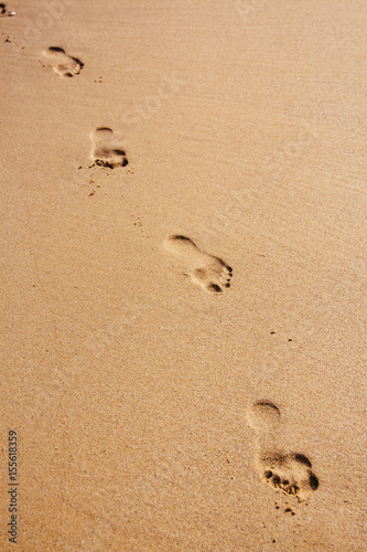 Fußabdrücke am Strand