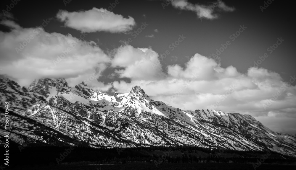 tetons_black_and_white