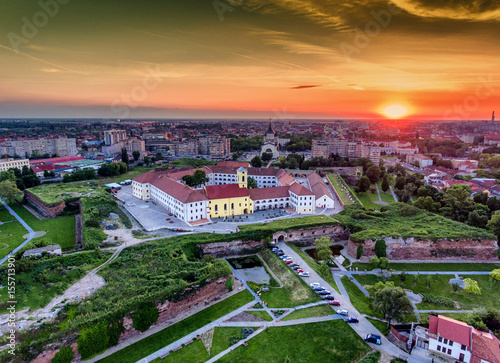 Obraz na płótnie Oradea sunset over medieval fortress