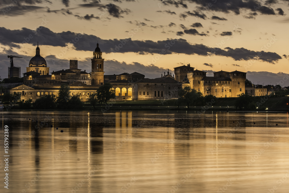 Fototapeta premium tramonto mantovano