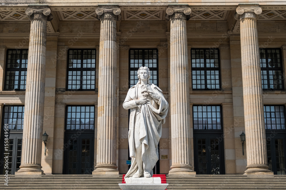 Obraz premium Friedrich Schiller Sculpture at Konzerthaus (concert hall) , Gendarmenmarkt Berlin