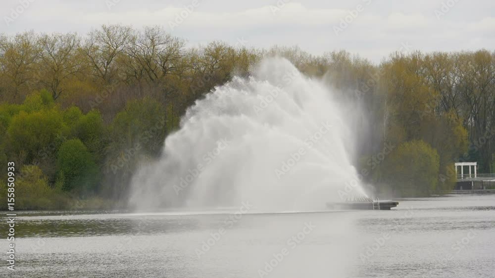 Big fountain in Minsk - slowmotion 180 fps Big fountain in Minsk - slowmotion 180 fps