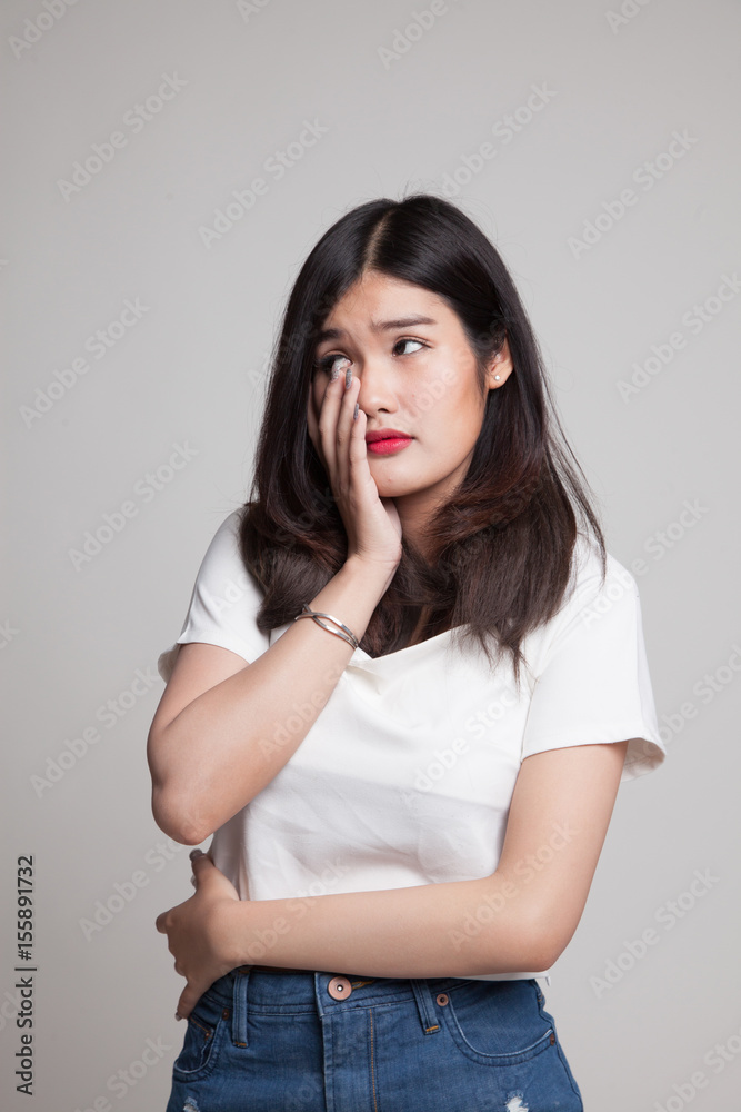 Beautiful young Asian woman get bored. Beautiful young Asian woman get bored.