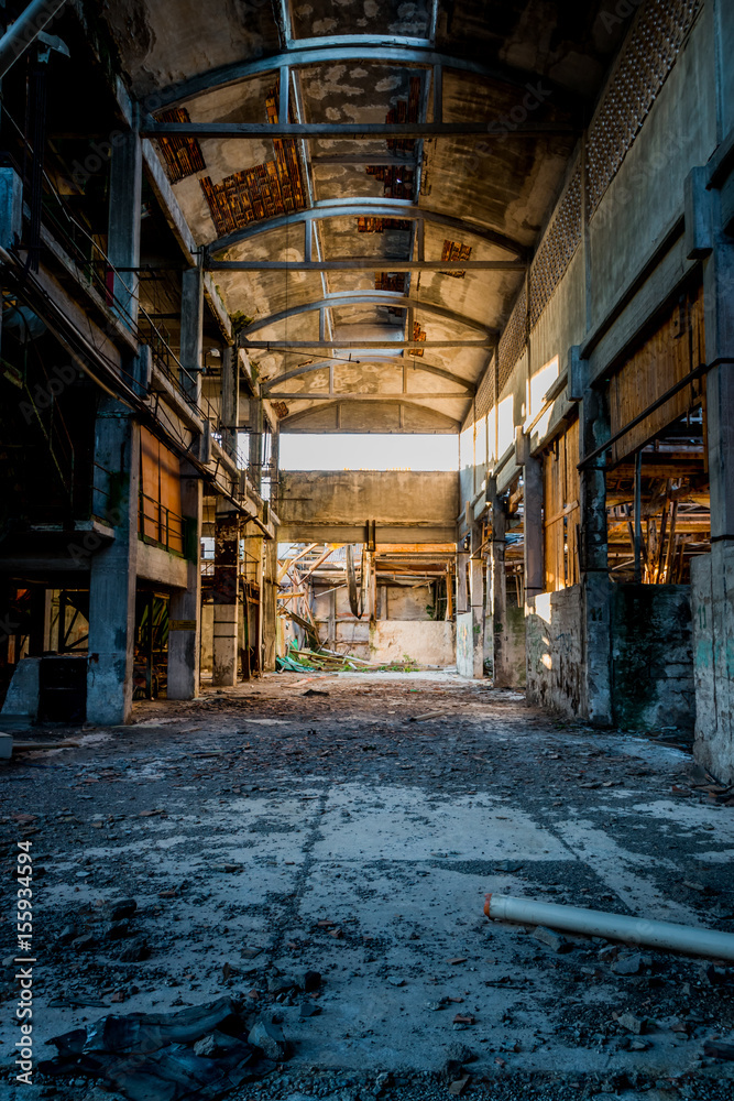 Dans l'usine abandonnée de Toscane Dans l'usine abandonnée de Toscane